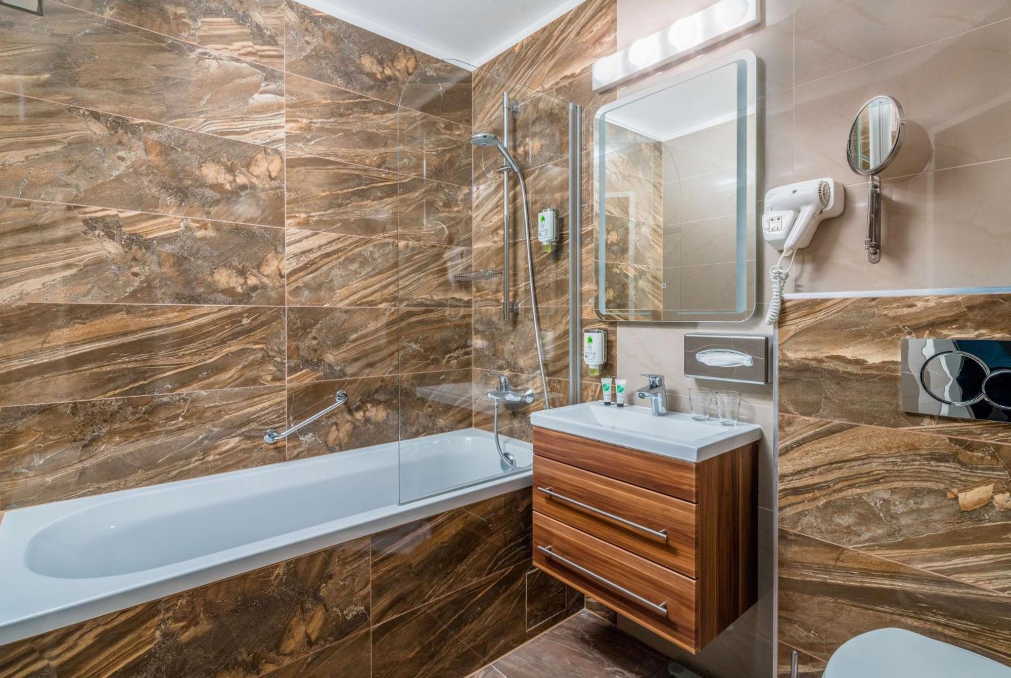 Best Western Plus Celebrity Suites Виена Екстериор снимка