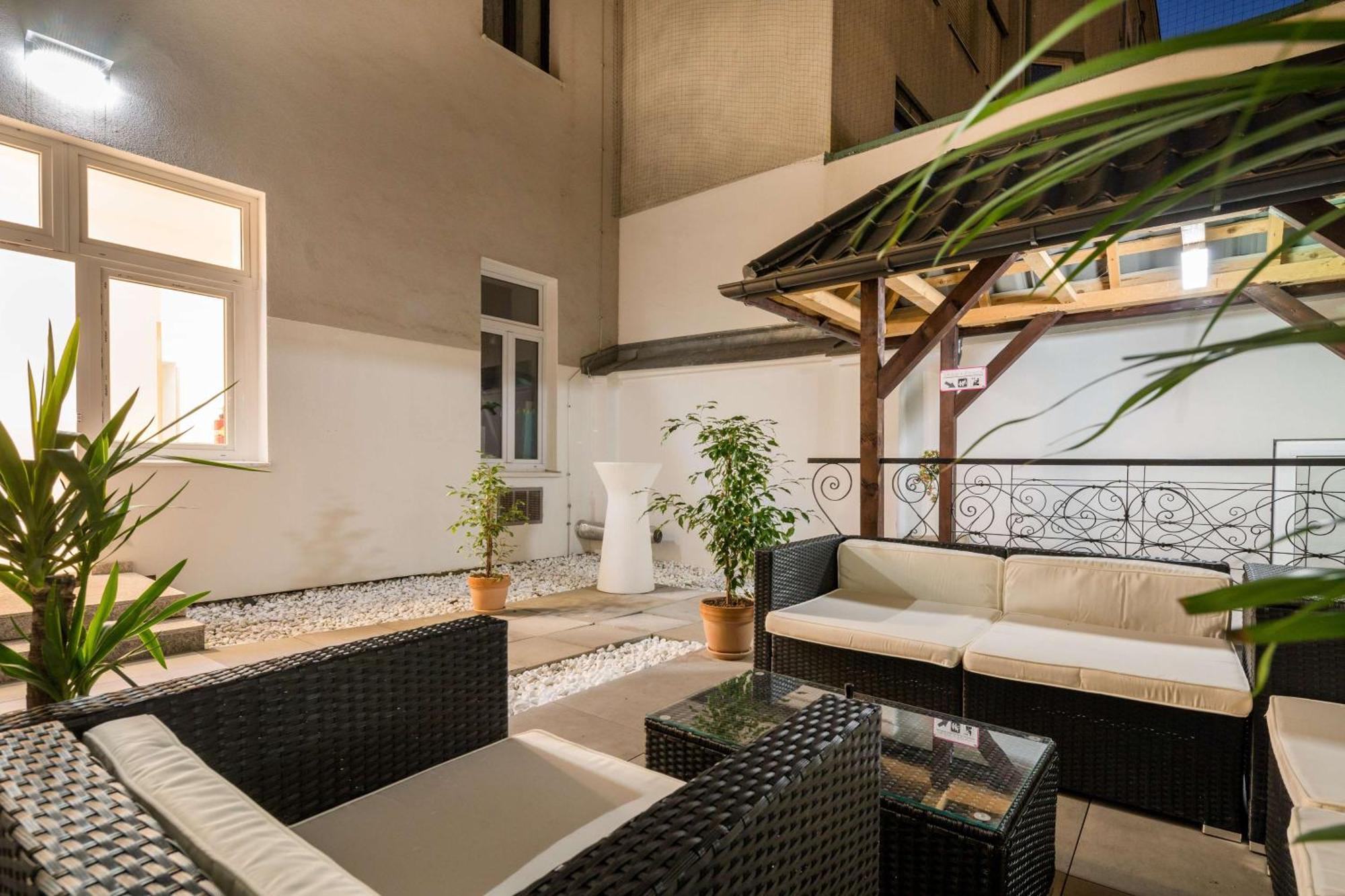 Best Western Plus Celebrity Suites Виена Екстериор снимка